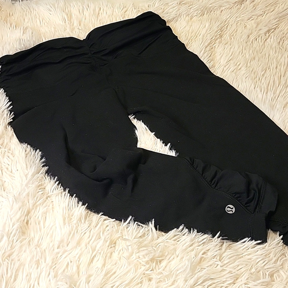 Lululemon black ⚫️ capris